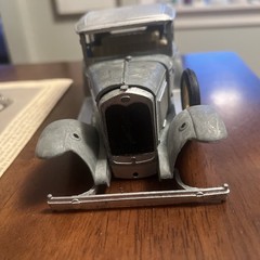 Orig vintage Hubley Model A Town Sedan Automobile Metal model kit UNUSED UNBUILT