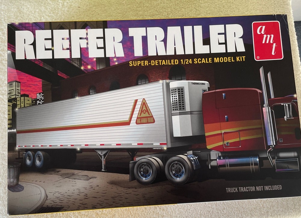 1/24 AMT Reefer Trailer, open