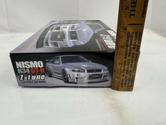 Tamiya NISMO Nissan Skyline GT-R (R34) Z-tune 1:24 24282 Model Kit