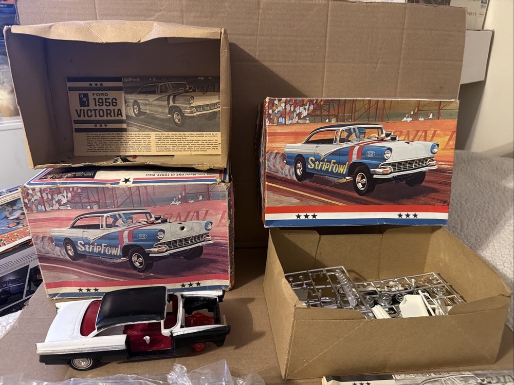 AMT 56 Ford Strip Fowl 2 Kits Read