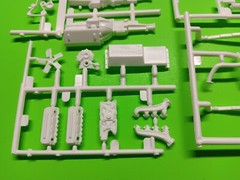 Frame Chassis Axles 302 Engine V8 1980 Ford Bronco 4×4 1/24 Revell Gone Fishing