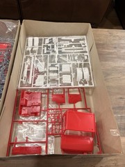 Revell Schlingmann Unimog RW1 1:24 Plastic Model Kit Red/White 7505