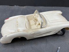 C1 MPC 1960 Chevy Corvette vintage built model car 1/25 McM.