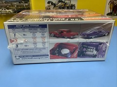 Monogram ‘58 Ford Thunderbird Convertible 2 n’ 1 #85-2385 Released in 2002 NEW