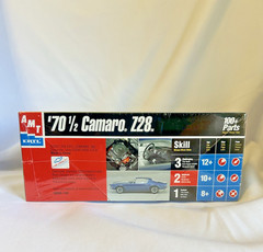 AMT ERTL Chevy ’70-1/2 Camaro Z28 model kit NEW in FACTORY SEALED BOX- 2001 Edit