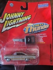 2006 Johnny Lightning CHEVY THUNDER 1959 CHEVY IMPALA #18 SEE PHOTOS