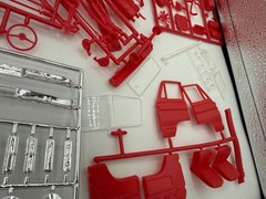 Vintage IMC Dodge LITTLE RED WAGON / Kit No. 107-200 / 1/25 Scale Model