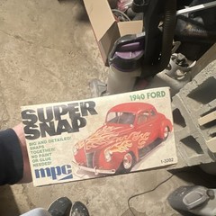 MPC Super Snap 1940 Ford 1/25 Scale Model Kit