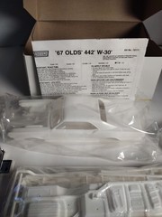 1997 Lindberg 1967 Olds 442 W-30 1/25 Model Car Kit Open Box with Sealed Bags