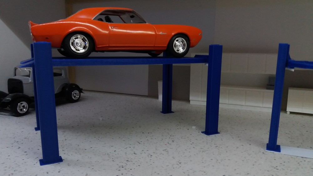 4 post model car lift 1:24 1:25 scale KIT Diorama Assembly required