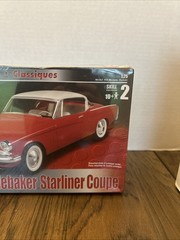 AMT Ertl 31759 1/25 Scale 1953 Studebaker Starliner Coupe Plastic Model Kit
