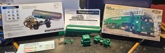 White-Fruehauf Gas Truck Sinclair Plastic model kit (Atlantic) Assembled