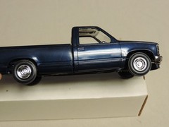 1989 Chevrolet Silverado C1500 pickup 1/25 ERTL dealer promo Blue RZ model truck