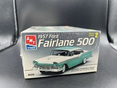 1957 Ford Fairlane 500 Model Kit 1/25 Scale Classic Car Factory Sealed