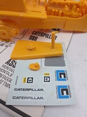 AMT 1983 1:25 Caterpillar D8H Bulldozer Original Model Kit – FOR PARTS SEE NOTES