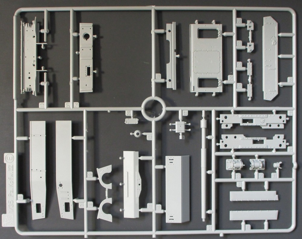 Dragon 1/35th Scale Panzer IV Ausf F2(G) – Parts Tree E from Kit No. 6360
