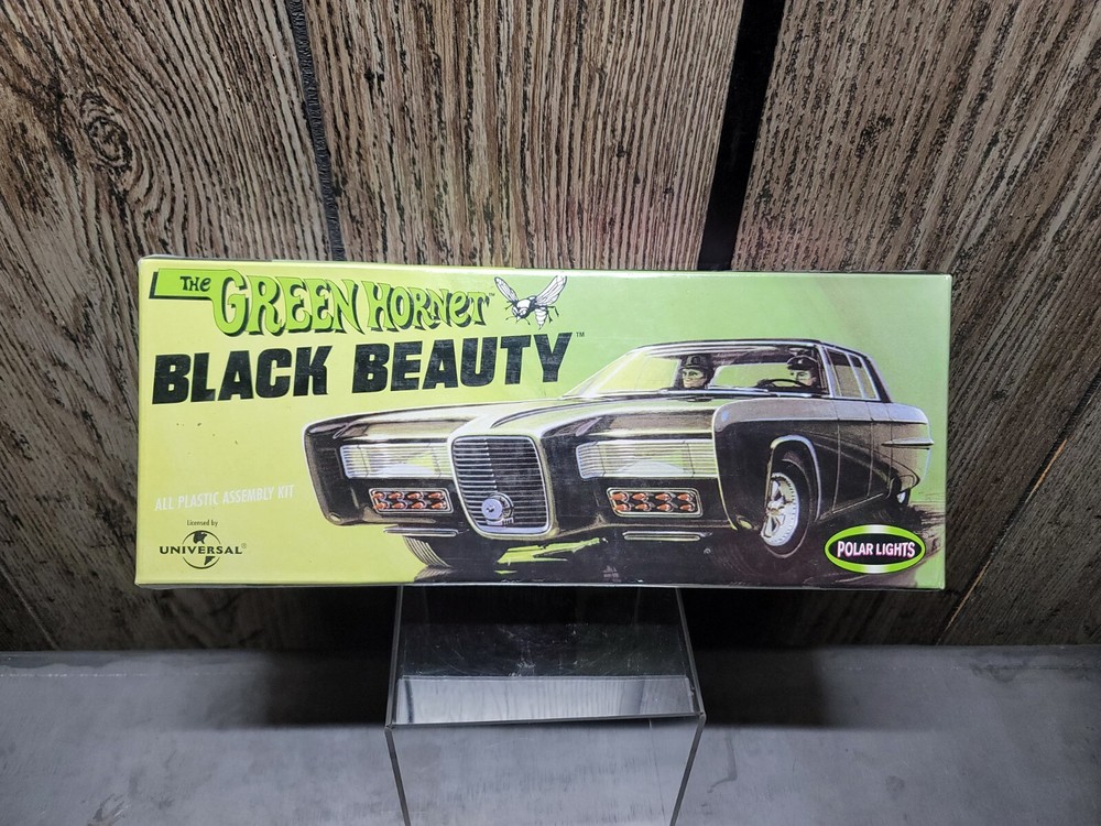 POLAR LIGHTS 1:32 SCALE THE GREEN HORNET ” BLACK BEAUTY ” POL994/12
