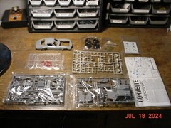 Accurate Miniatures Corvette Grand Sport 1964 Prototype 1/24 Model Kit UPRM