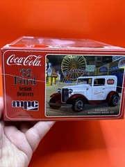 1932 Ford Sedan MPC Body Fenders Hood Pipes Manifolds Model Parts 1:25 New 5