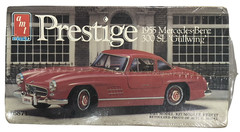 AMT Prestige 1955 Mercedes-Benz 300SL Gullwing 1:25 Model Kit New w Box Damage