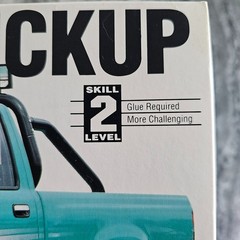 Lindberg Toyota 4×4 Pickup Truck 1/20 Scale Plastic Model Kit 72506 – Open box