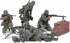 TAMIYA 1/35 Military Miniature Series No.386 German Machine Gun Team Mid-War