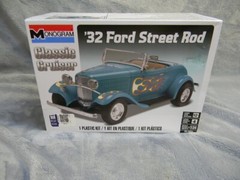 1/24 SCALE 1932 FORD STREET ROD CLASSIC CRUISER MONOGRAM WHITE MODEL KIT-MIB