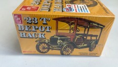 AMT 1/25 Scale Unbuilt Kit AMT1237/12 – 1923 Ford Model T Depot Hack Sealed