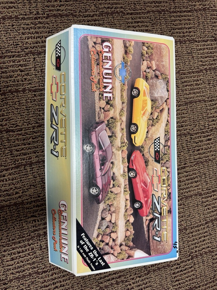 3 Pack 1995 Corvette ZR-1 Commemorative Collectors Plastic promo cars 1:25 Scale