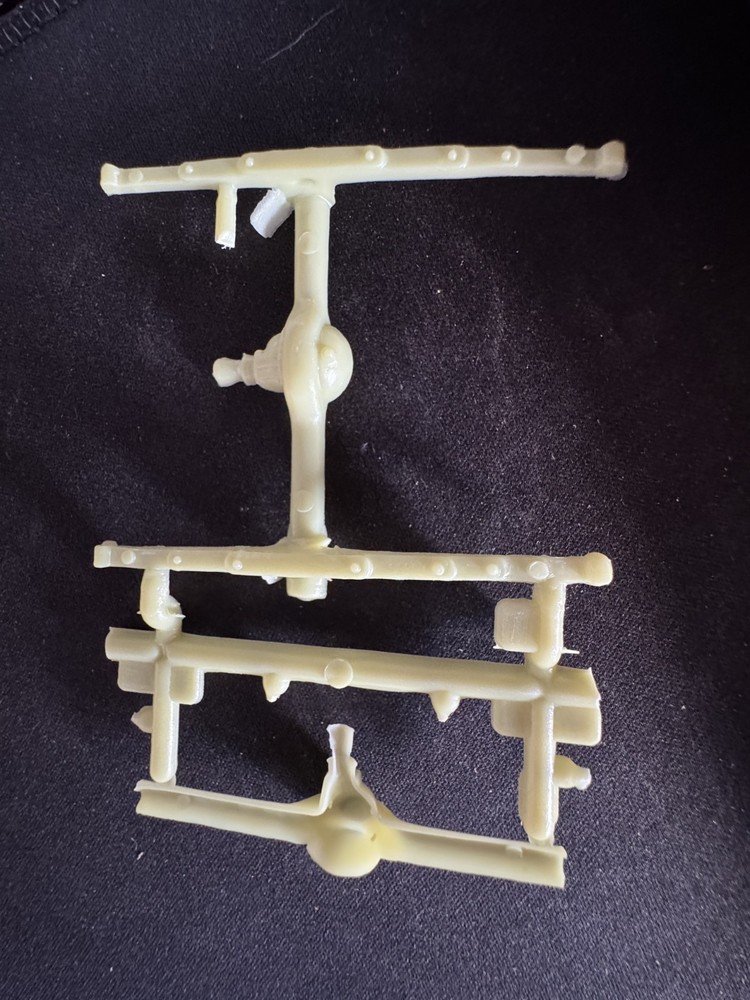 AMT 634 68 Shelby GT-500 Parts Kit Bash Rear Suspension Parts #50 #52