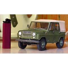 1:25 Scale Soviet Union UAZ-469 Kozlik (Goat) Jeep DIY Handcraft Paper Model Kit