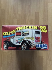 MPC KEEP ON TRUCKIN ‘32 FORD DELIVERY VAN 1/25 KIT 1-0767 1974 PARTIALLY ASSMB.