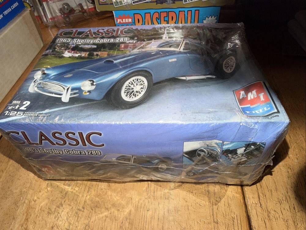 AMT Classic 1963 Shelby Cobra Ford 289 1/25 Model Kit Factory Sealed NOS