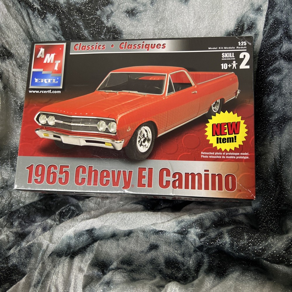 AMT ERTL 1965 Chevy El Camino 1/25 Scale Model Kit 31741 New Sealed