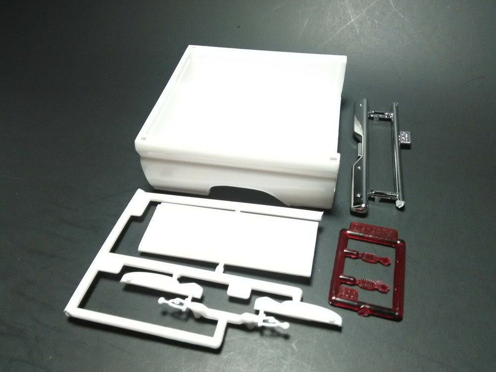 AMT 60 1960 Chevy Fleetside Pickup Truck 1/25 bed tail light gate bumper