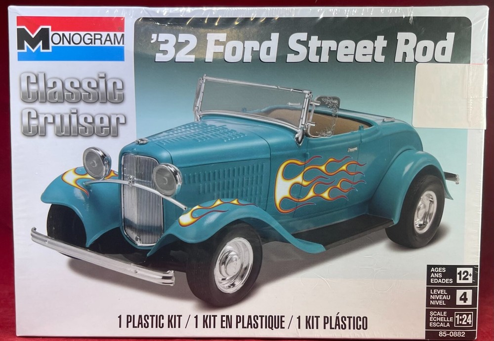 Monogram ’32 Ford Street Rod / 1:24 Scale Model Kit – Classic Cruiser