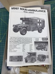 Academy Minicraft 1/35 Scale M997 4×4 Ambulance US Army Model HMMWV Kit 1352