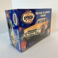 Vintage 1965 OLDS 88 Modified Stocker AMT Ertl 1:25 Model Kit Sealed New Car
