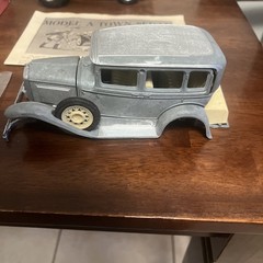 Orig vintage Hubley Model A Town Sedan Automobile Metal model kit UNUSED UNBUILT