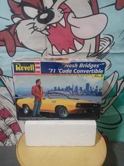 1/24 -“Nash Bridges ” 1971 ‘ Cuda Convertible ! Rare Box Cover ! Sealed Inside!