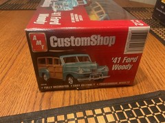 AMT Custom Shop ’41 Ford Woody Predecorated 1/25 Scale Model Kit 30248 New
