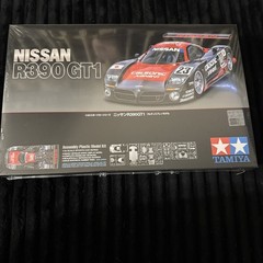 Tamiya 24192 Nissan R390GT1 model kit