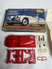 VTG Lindbergh Jaguar XK 120 Plastic Model Construction Kit