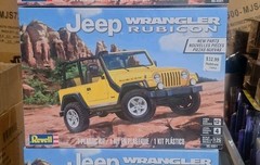 Revell 1/25 Scale Jeep Wrangler Rubicon Plastic Model Kit 85-4501