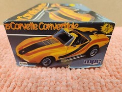 VINTAGE MPC 75 Corvette Convertible Model Kit 1/25 #6360 VTG