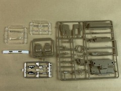 Aoshima 1:32 Scale Model Kit ISUZU FORWARD FLATBODY 320 Early Model PARTS ONLY