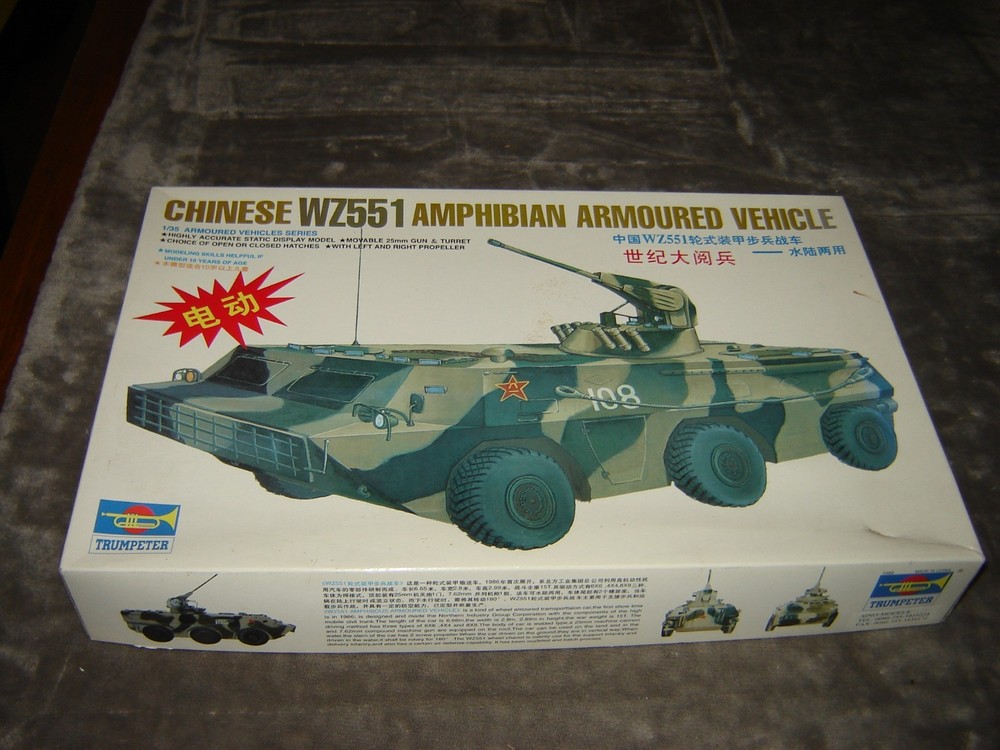 Trumpeter 02003 Model WZ551 AMPHIBIAN Box open 1/35 kit Factory sealed 1999