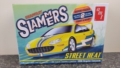 AMT Snapfast Slammers 1998 Chrysler Concorde Street Heat 1/25 Scale Model Car