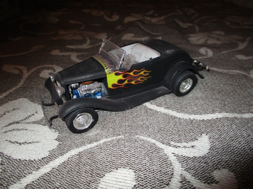 Vintage/Plastic/Built/Model(1932/FORD/CONV/STREET/ROD))1980’s/Nice