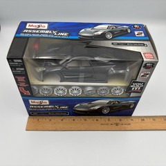 Maisto 1/24 Die-cast Model Kit Assembly Line Chrysler ME Four Twelve Concept Car
